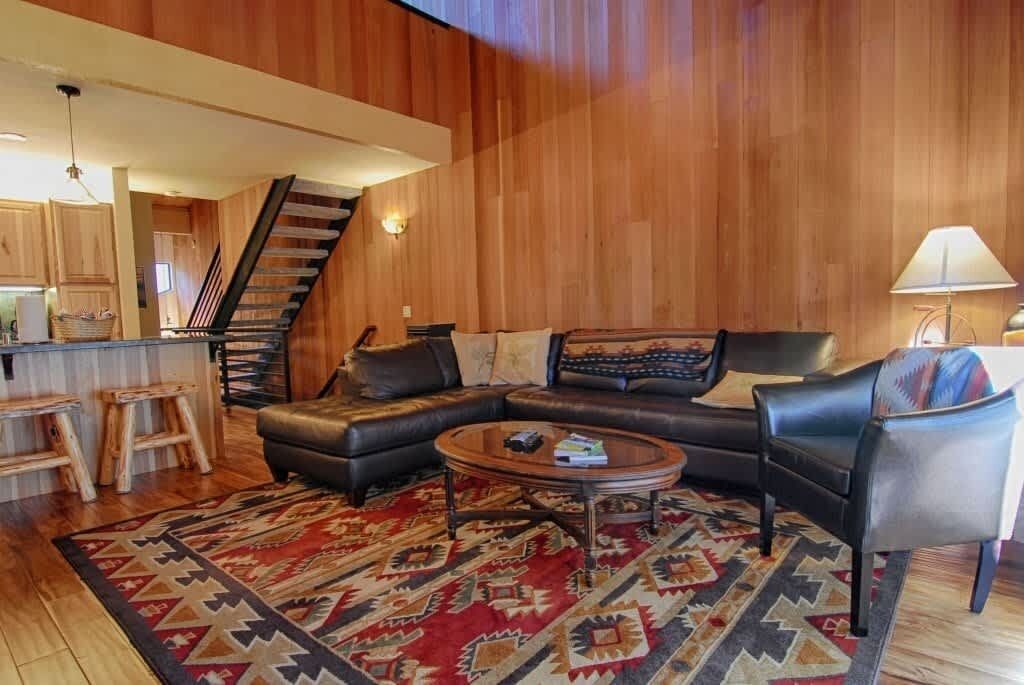 Smart TV, fireplace, DVD player