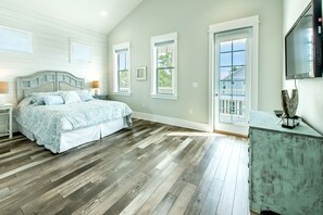 3 makuuhuonetta, silitysrauta/-lauta, ilmainen Wi-Fi, vuodevaatteet