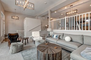 Een televisie, een open haard en videogames