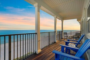Property grounds - Las Olas - Oceanfront Vacation Home with Private Pool Space & Gulf Views (Miramar Beach)