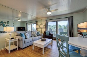 Smart TV - 116 Breakers-Oceanfront with Pool & Kiddy Pool.  Steps to Dining & Shopping (Hilton Head Island)