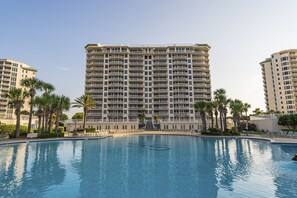 Pool - Maison Par Leau - Gulf Front Condominium with Ocean Views & Shared Amenities (Destin)