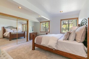 4 chambres, fer et planche à repasser, accès au Wi-Fi (inclus)