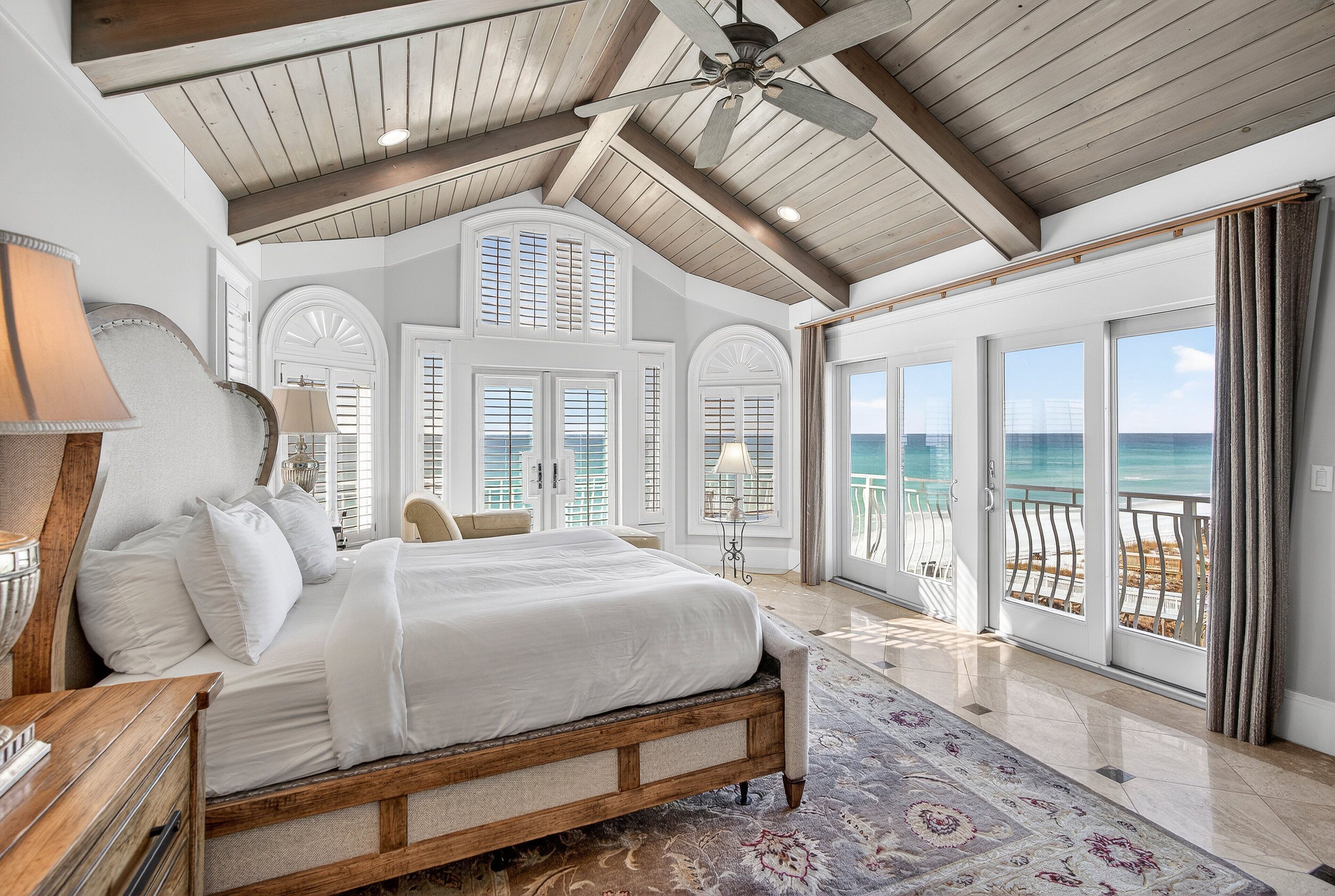 7 bedrooms, iron/ironing board, free internet, bed sheets