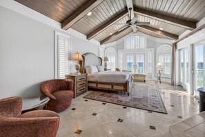 7 bedrooms, iron/ironing board, free internet, bed sheets