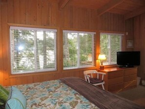 4 soverom, skrivebord, strykejern/-brett og wi-fi (inkludert)