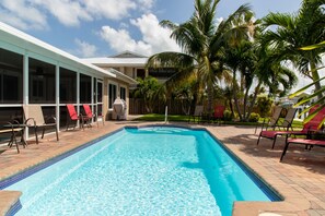 A heated pool - BEAUTIFUL HOME ON CANAL W/ PRIVATE POOL&FISHING DOCK~ (Key Colony Beach)