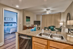 2 habitaciones, tabla de planchar con plancha y cuna de viaje 