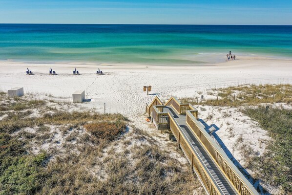 On the beach - Gulf-View with private beach for Couples/Small families, beach chair service! (Santa Rosa Beach)