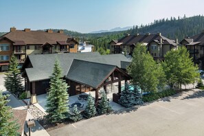 Exterior - ☜ DOWNTOWN DIGS | Stay By The Park & Skiing | Trailhead Lodges 424 | Walk Everywhere (Winter Park)