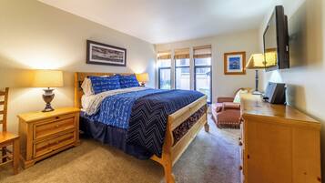 2 slaapkamers, een strijkplank/strijkijzer, gratis wifi, beddengoed