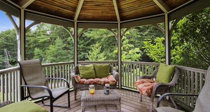 Mountain Falls: 5 br, fireplace, a/c, game room, hot tub!