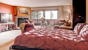 2 bedrooms, WiFi (free), bed sheets - Cimarron 301: Downtown Peak 9 Condo, Wood Fireplace, Pool & Sauna. (Breckenridge)