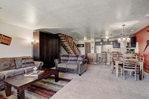 Flat-screen TV, fireplace