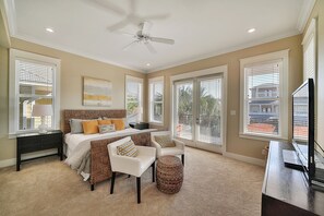 4 bedrooms, iron/ironing board, Internet, bed sheets - Endless Summer Dream - Cottage Near the Beach with Shared Pool Access (Panama City Beach)