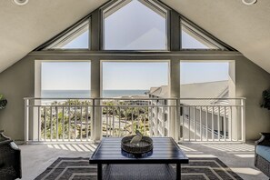 Interior - PENTHOUSE 5 at SeaCrest - Oceanfront 4 Bedrooms & Beautiful! (Hilton Head Island)