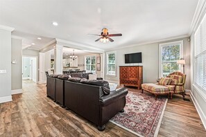 Smart TV - 13 Moonshell, Close to Beach, Pool, Big Backyard, Free Golf, Dogs Welcome (Hilton Head)