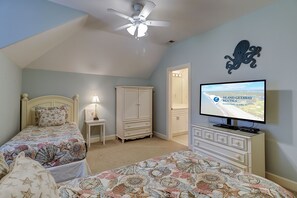 4 bedrooms, iron/ironing board, WiFi, bed sheets