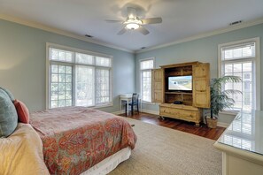 4 عدّة غرف نوم ومكواة/لوح كي وواي فاي وملاءات أسرّة