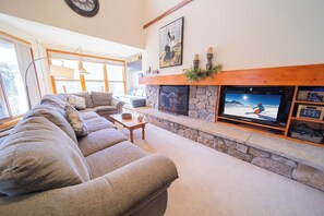 TV, fireplace, stereo