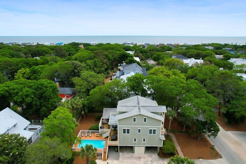 Fantastic Family Beach House with Private Pool, Golf Cart, & Elevator!