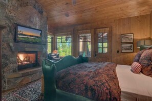 3 makuuhuonetta, silitysrauta/-lauta, ilmainen Wi-Fi, vuodevaatteet