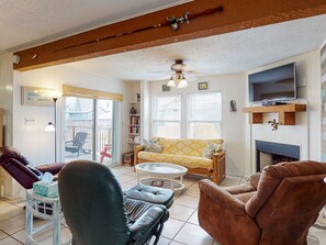 TV - Parking for 3 plus Boat, Watercraft, Fenced Yard, Deck, Pet Friendly (Port Aransas)