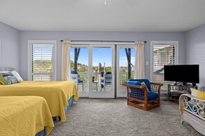 3 bedrooms, iron/ironing board, internet, bed sheets