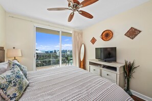 3 makuuhuonetta, silitysrauta/-lauta, ilmainen Wi-Fi, vuodevaatteet