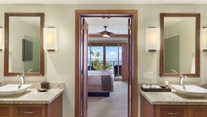 2 bedrooms, iron/ironing board, free WiFi, bed sheets - Maui Resort Rentals: Hyatt Residence Club – 2BR Oceanfront Middle Floor VIlla (Lahaina)