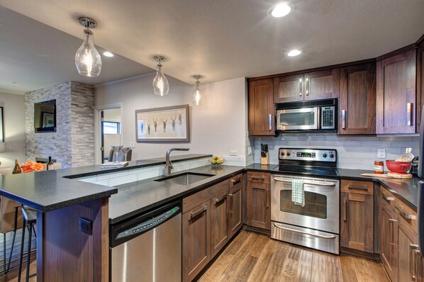 Fridge, microwave, oven, stovetop