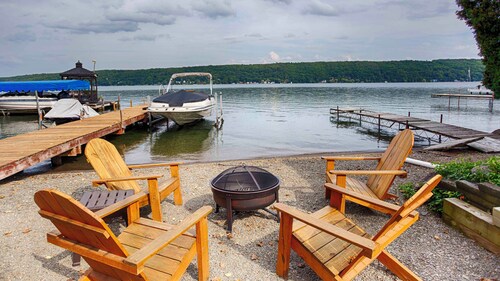 Country Charm: Gather Your Gals and Enjoy the Perfect Galentine's Day Stay!