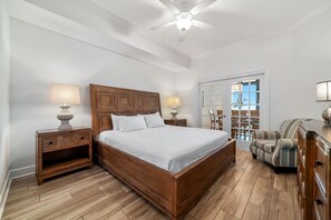 3 slaapkamers, een strijkplank/strijkijzer, internet, beddengoed