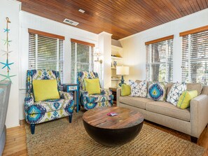 Smart TV, DVD player, books, stereo - Guiding Light Cottage | Heated Saltwater Pool (Tybee Island)