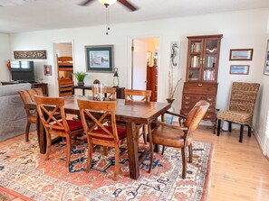 Dining - Unit 012 - Seven Shells (Dauphin Island)