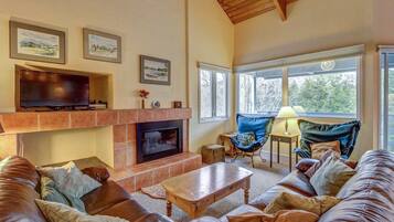 Télévision, cheminée