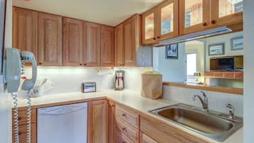 KylskÄp, mikrovÄgsugn, ugn och spishÀll