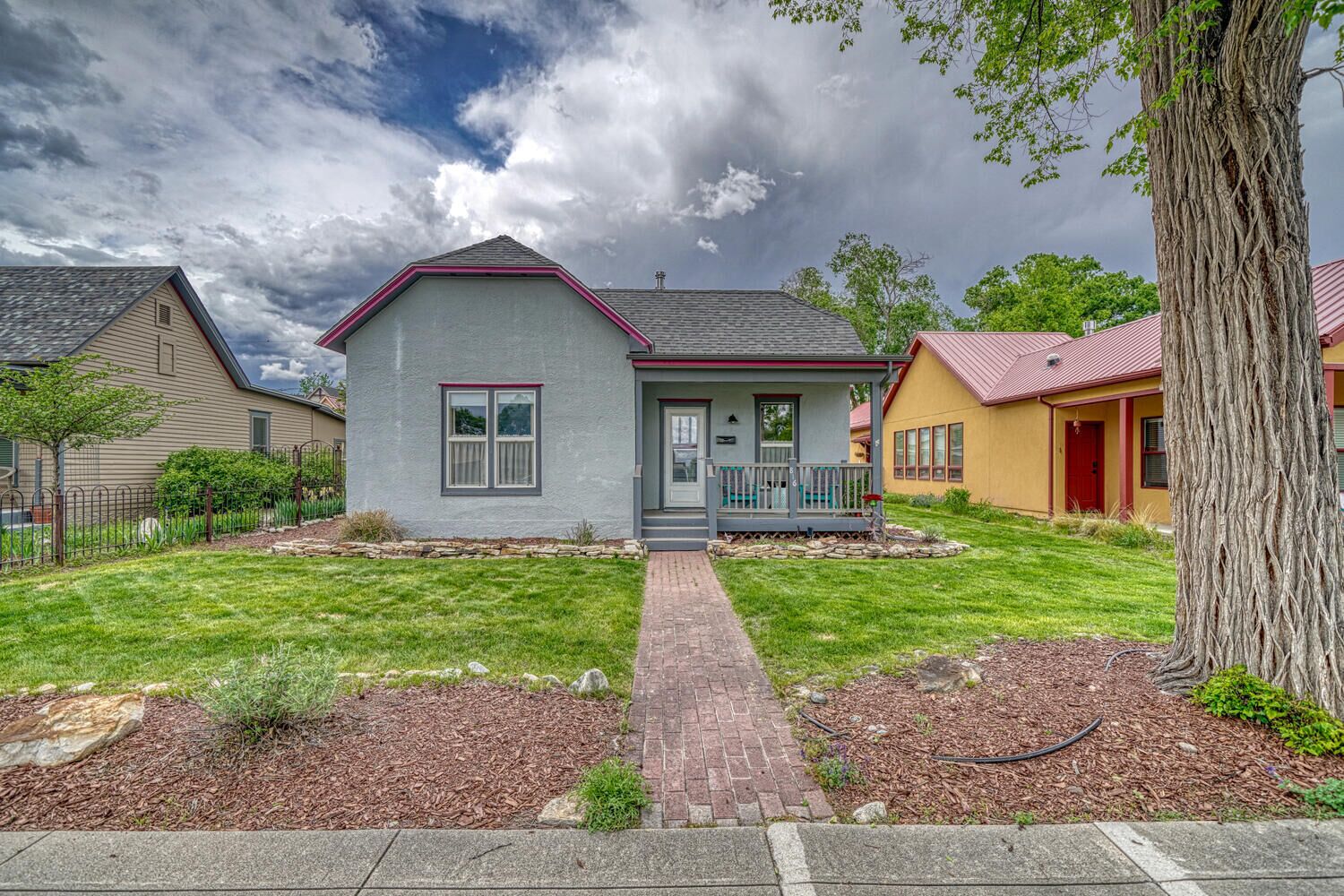 Nita's Place- Live like a local! Close to town!