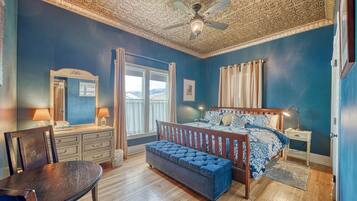 2 slaapkamers, een strijkplank/strijkijzer, internet, beddengoed