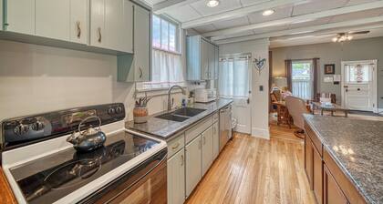 Nita's Place- Live like a local! Close to town!