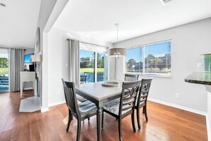 Dining - Bay View, Six-Seat Golf Cart, Pet Friendly, Linkside Village 434 (Miramar Beach)