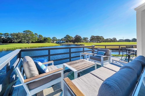 Bay View, Six-Seat Golf Cart, Pet Friendly, Linkside Village 434
