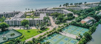 SUNDIAL D306: ISLAND CONDO PLUS 100 $ + RABAIS VIP SUR LA PLAGE!