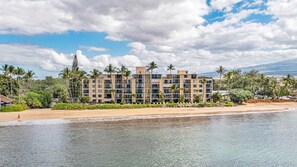 On the beach, sun-loungers, beach towels - Kihei Beach #510–Paradise with Modern Comfort-Completely Remodeled November 2024 (Kihei, Maui)