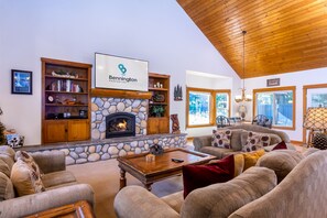 Interior - LASS08 - Stunning Lodge-Style Home, A/C, Games, Hot Tub, Family Friendly (Sunriver)