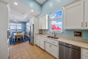Fridge, microwave, oven, stovetop - Just Coastin: 4th of July week now available as a Friday or Saturday check in! (Cape San Blas)