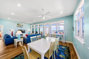 TV, DVD player - Just Coastin: Beachfront Home on the North Cape- Pet Friendly! (Cape San Blas)