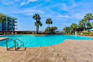Pool - Pirates Bay Studio with a Dock, Pool, and Stunning Bay Views (Fort Walton Beach)