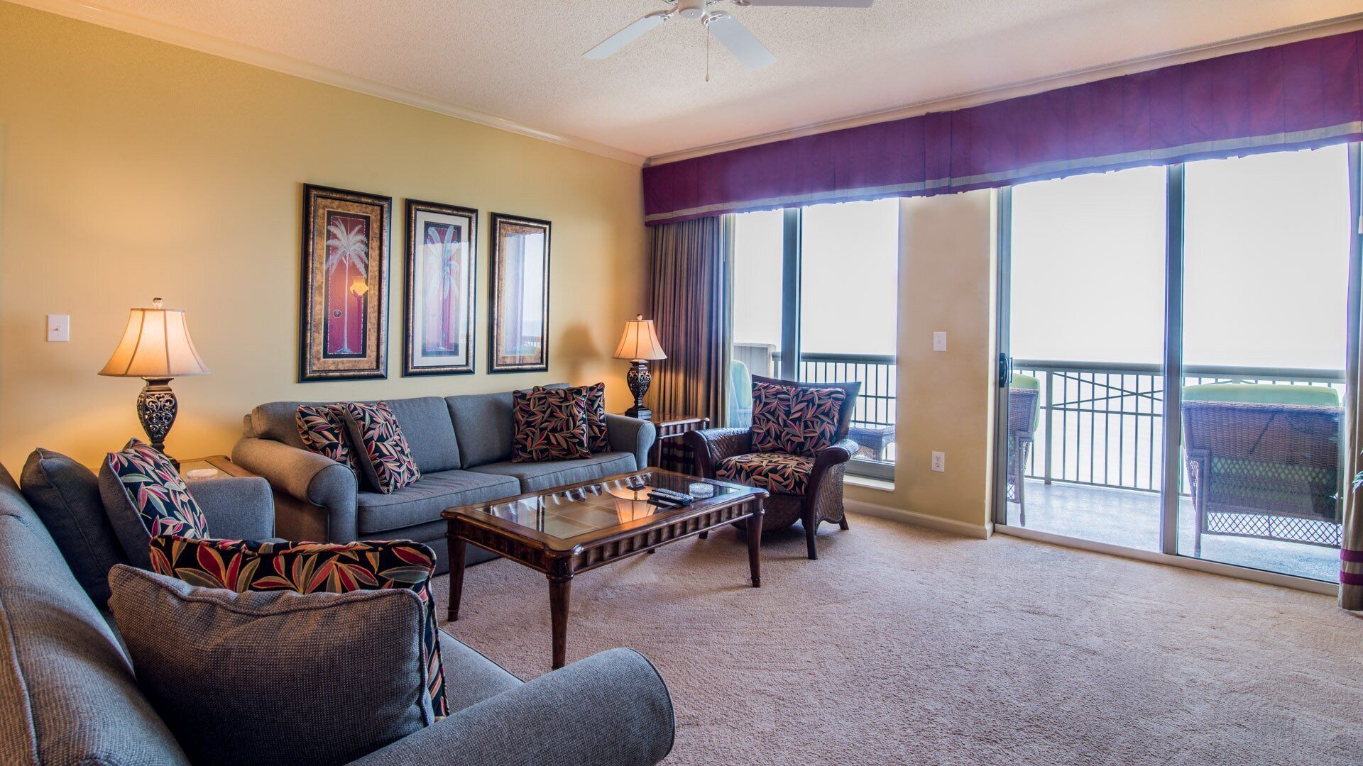 Télévision, lecteur de DVD, chaîne hi-fi