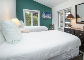 2 habitaciones, escritorio, tabla de planchar con plancha y wifi 